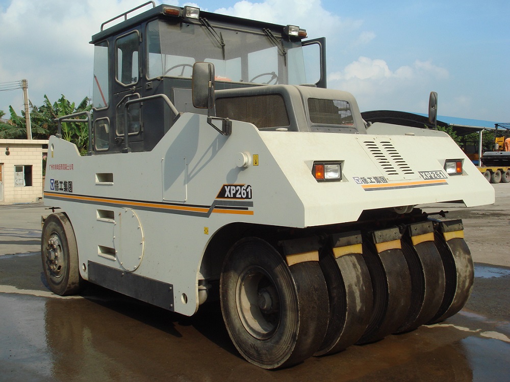 輪胎壓路機(jī) 徐工XP261